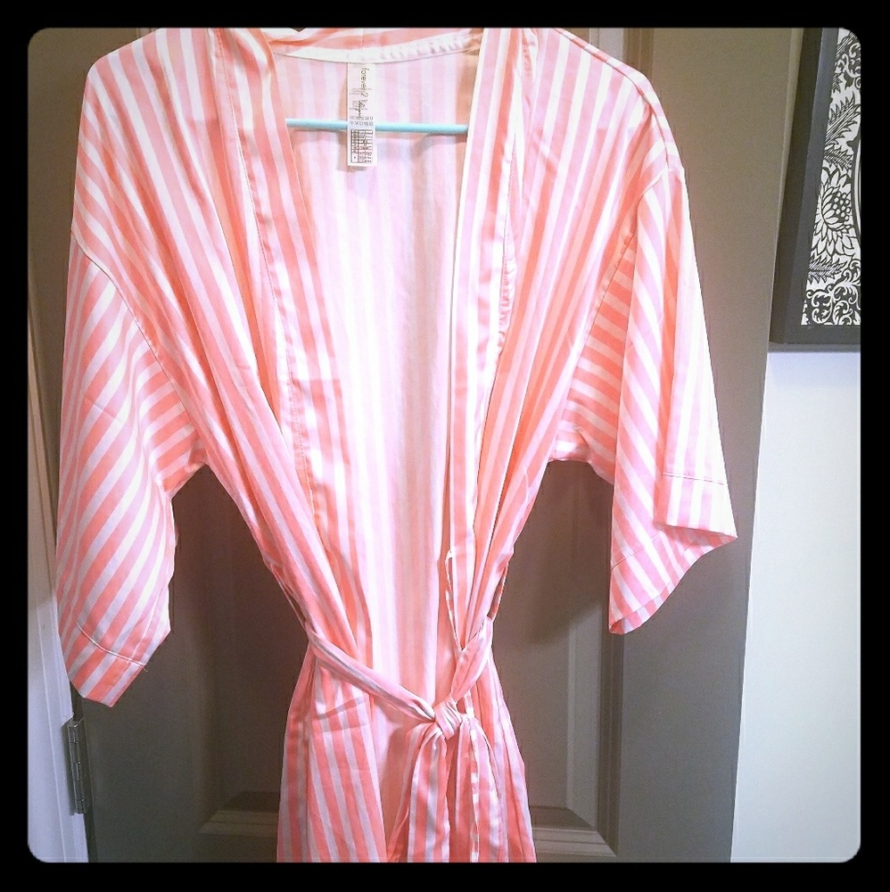 White/pink striped silk robe